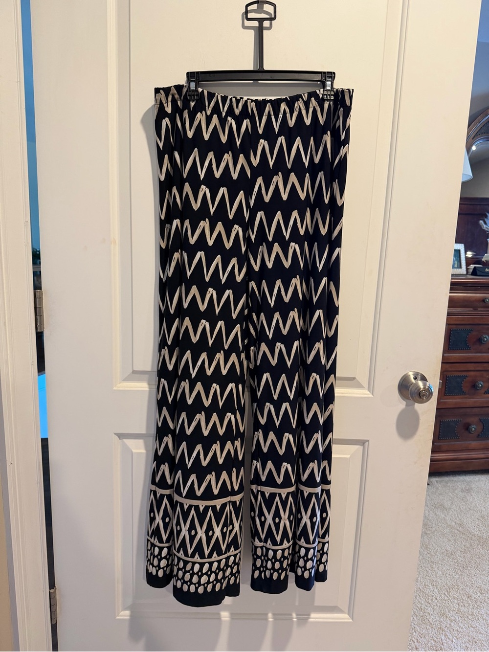 Chicos Black and White Patterned Wide-Leg Pants